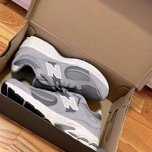 New balances 2002r, color: grey.